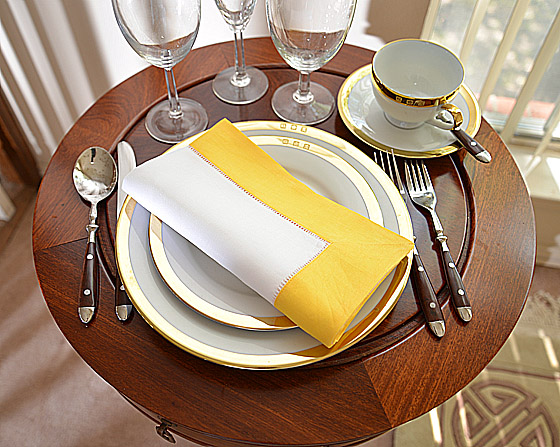Hemstitch Napkin, 18", white with Kumpquat border.