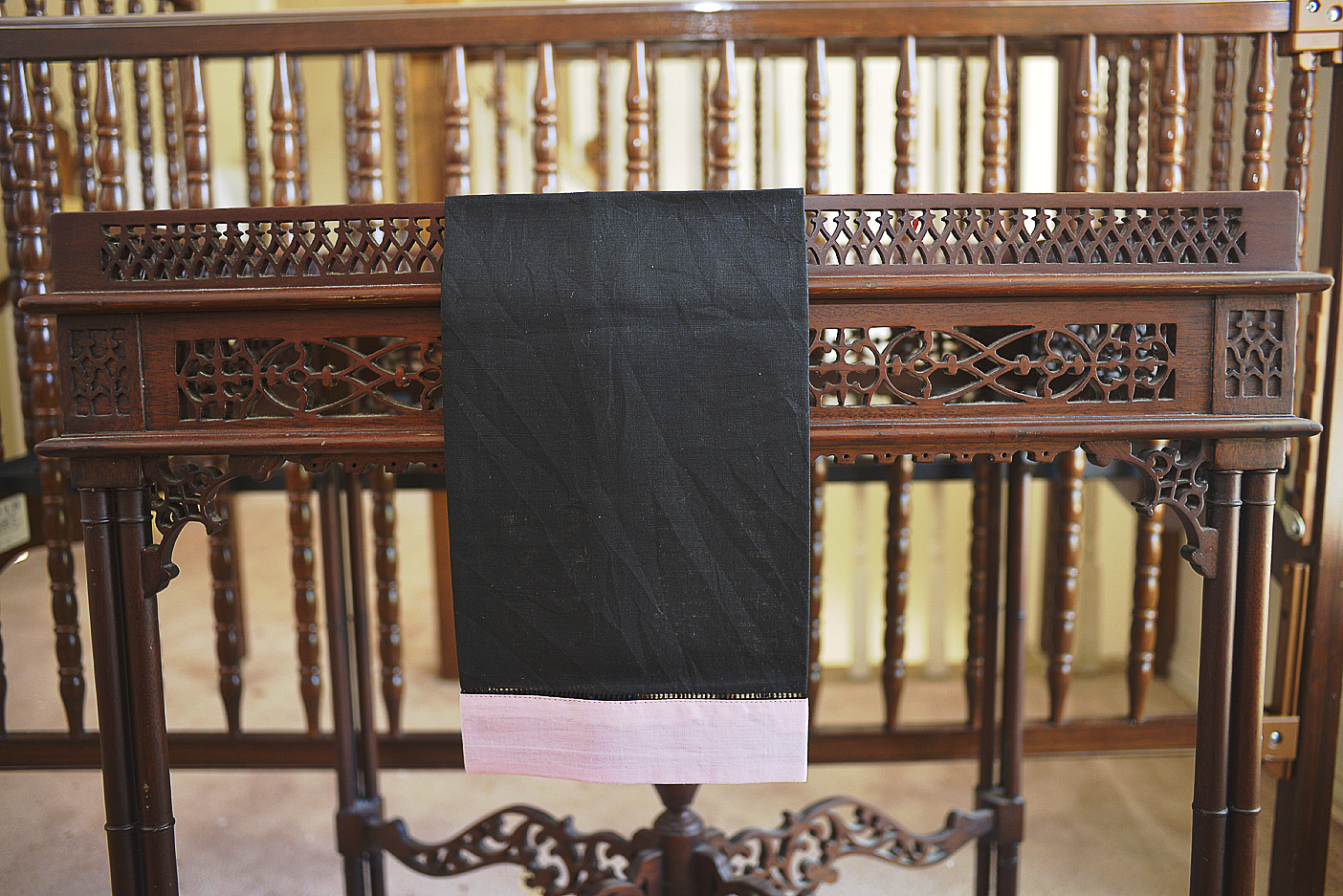 hemstitch guest towel, 14x22" Black with Pink Mist border