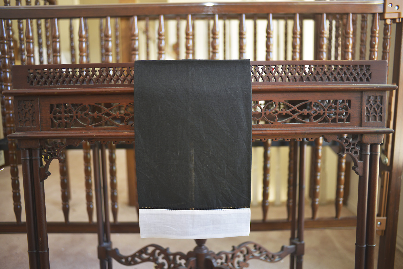 hemstitch guest towel, 14x22" Black with White border