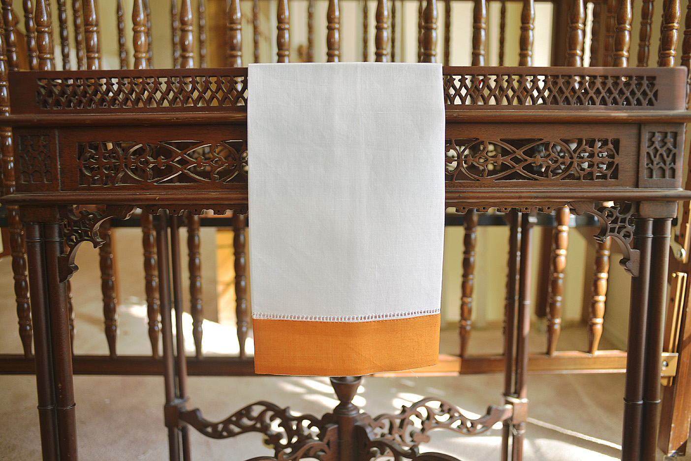 hemstitch guest towel, 14x22" with autumn color border