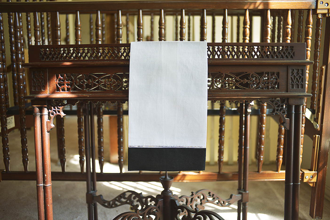 hemstitch guest towel, 14x22" with black border