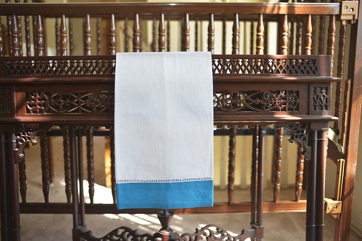 hemstitch guest towel, 14x22" with hawaiian ocean