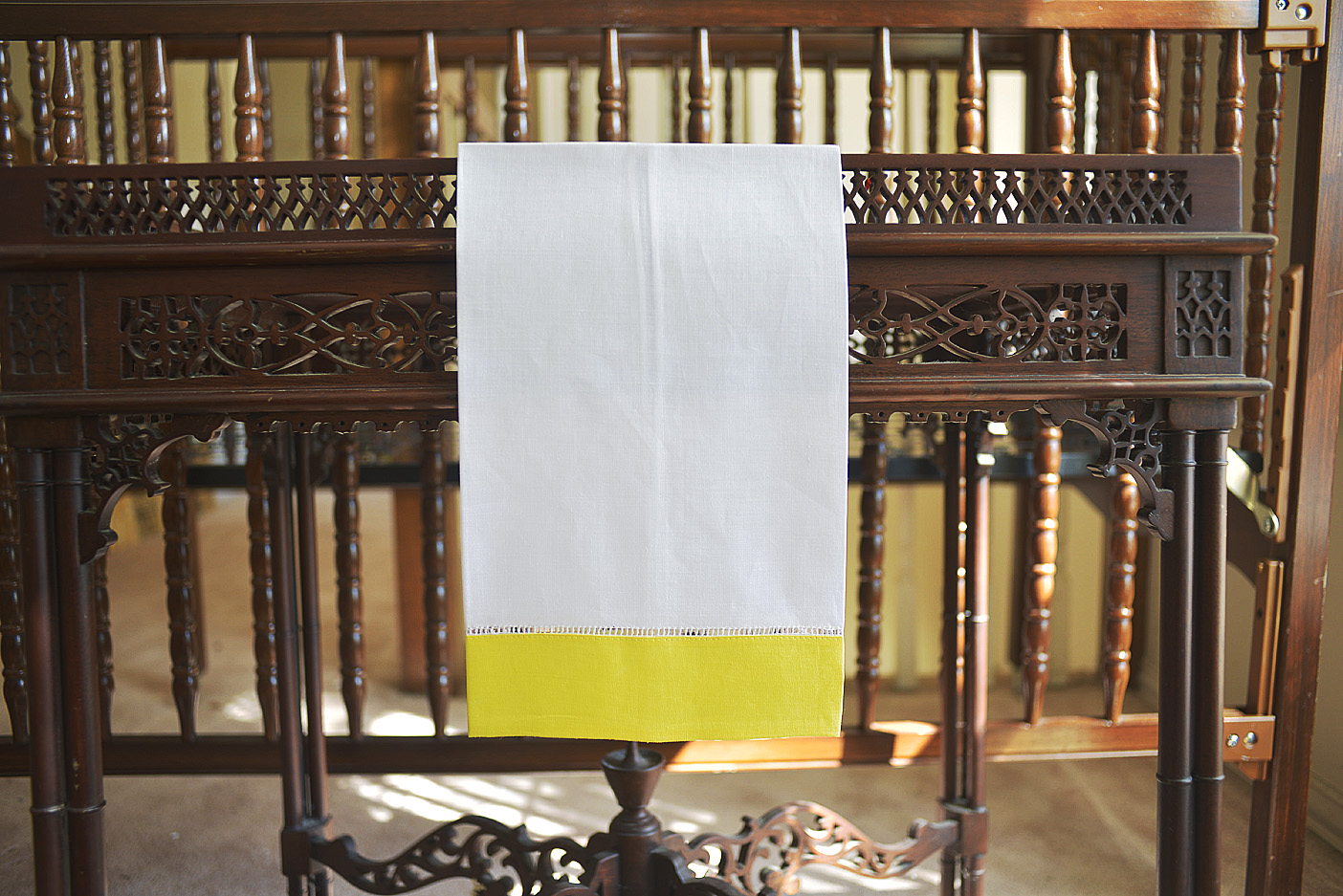 hemstitch guest towel, 14x22" with Lemon border